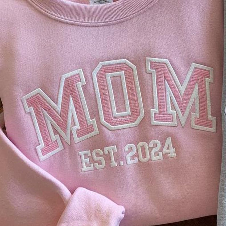 Personalized Mama Grandma Embroidered Sweatshirt, Grandma Sweatshirt With Date, Mama Est Year Shirt, Shirt For New Mom, Mother's Day Shirt